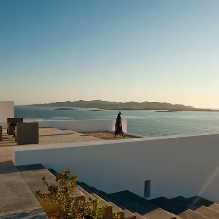 The Edge * Sarakiniko (Paros)